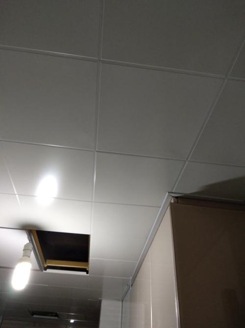 輕奢鋁扣板吊頂-新型鋁蜂窩板吊頂一定要了解下